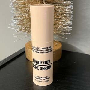 Peace Out Salicylic Acid Acne Treatment Serum.